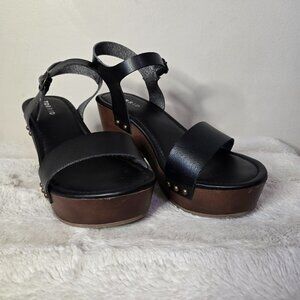 Torrid - 8.5W - Woodgrain Platform Heel Sandal (WW)